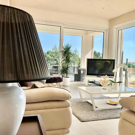 Olympia Pool Sea View Mountains Nature Sleeps 8 Air Conditioning Wi-fi Vila