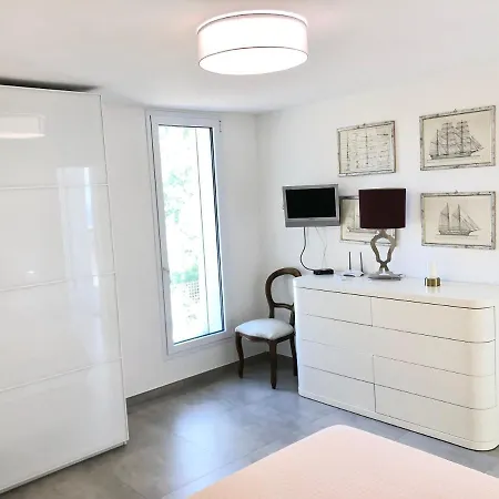 Olympia Pool Sea View Mountains Nature Sleeps 8 Air Conditioning Wi-fi Vila